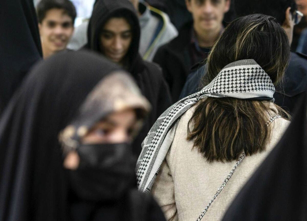 پزشکیان چطور می‌تواند مانع اجرای قانون حجاب شود؟