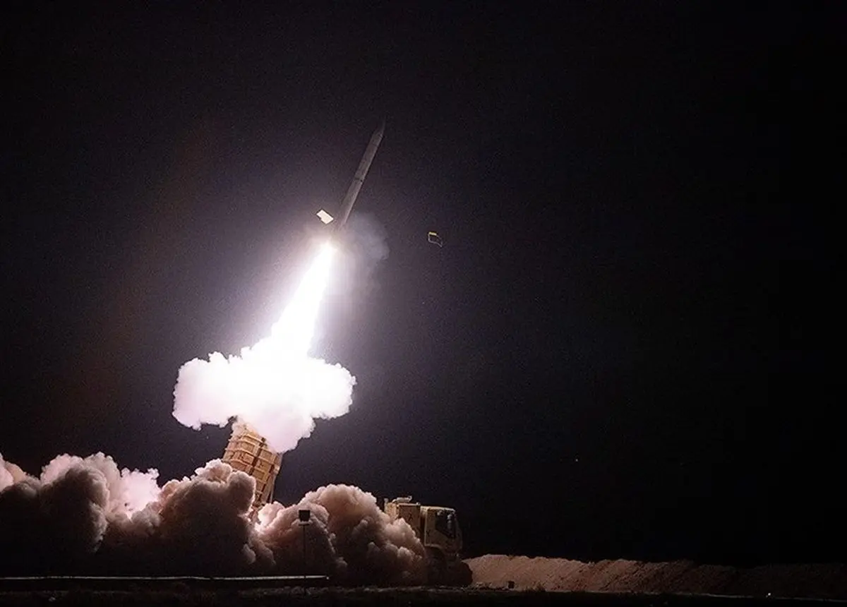 درگیری سنگین پدافند و پرتابه‌های متخاصم در تهران (ویدیو)