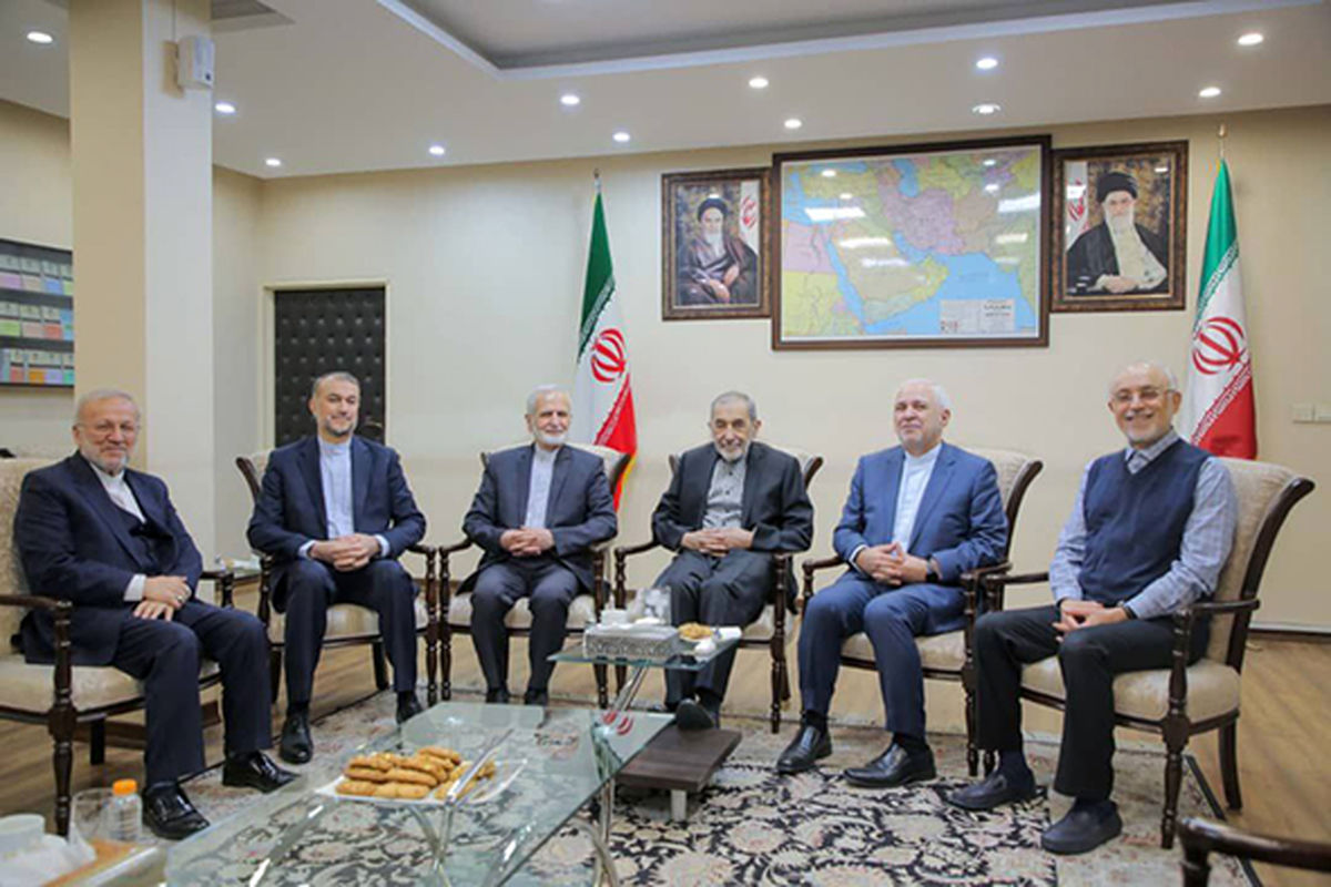 حضور و غیاب جمع دیپلماتها