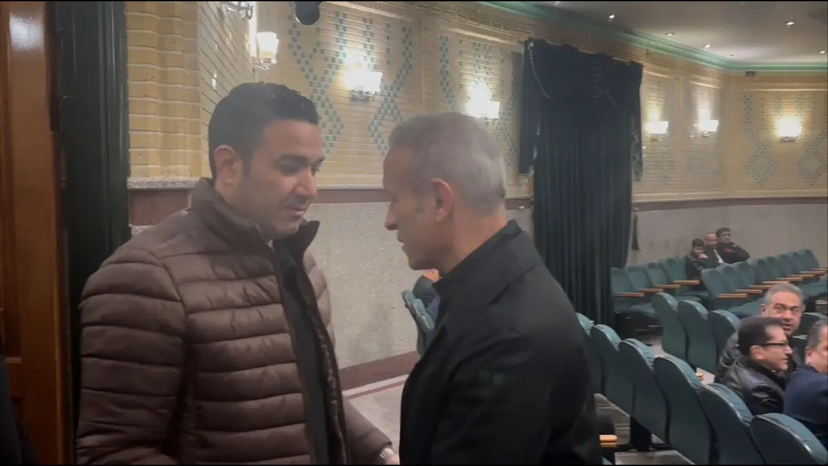 نکونام به گل محمدی؛ مگه امروز بازی نداری؟