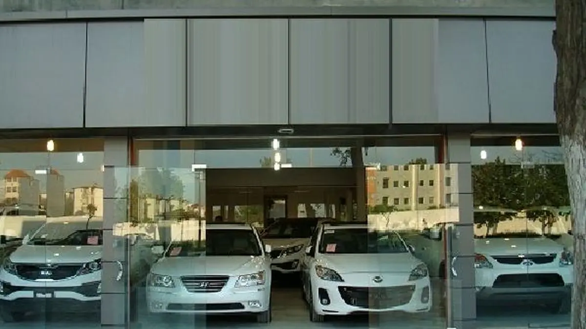 نمایشگاه‌داران ماشین درخواست تغییر شغل دادند