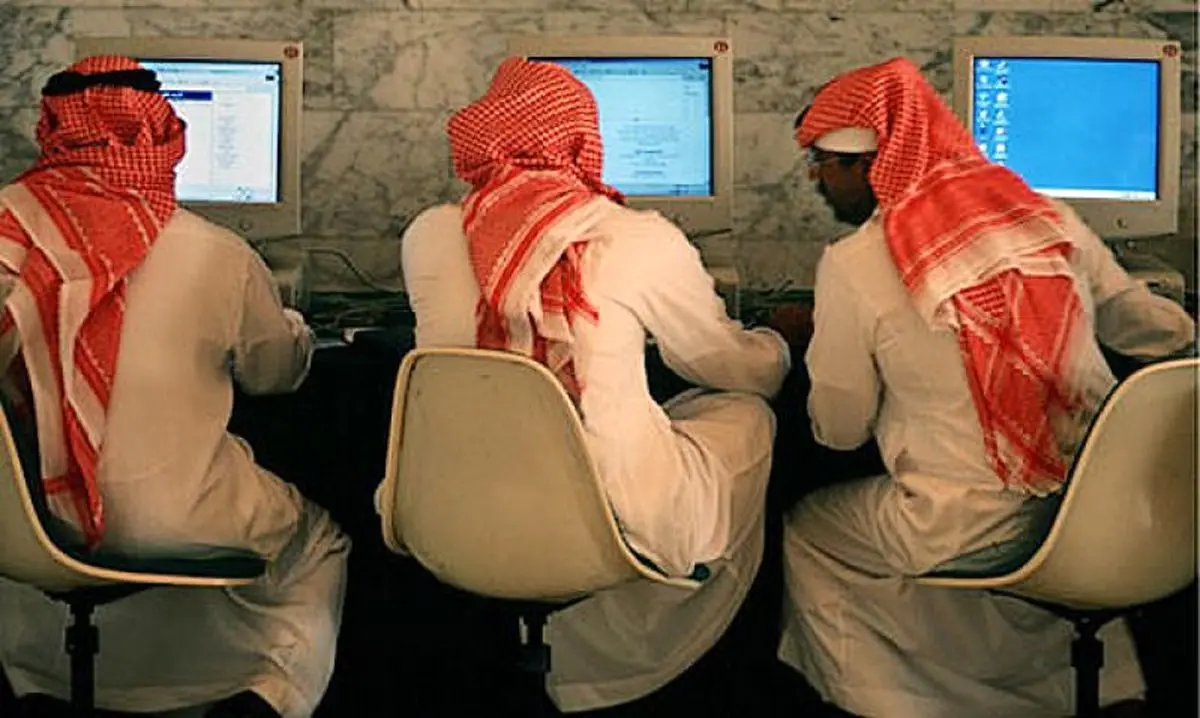 قوانین جدید رژیم سعودی/ گردن زدن برای استفاده از اینترنت!