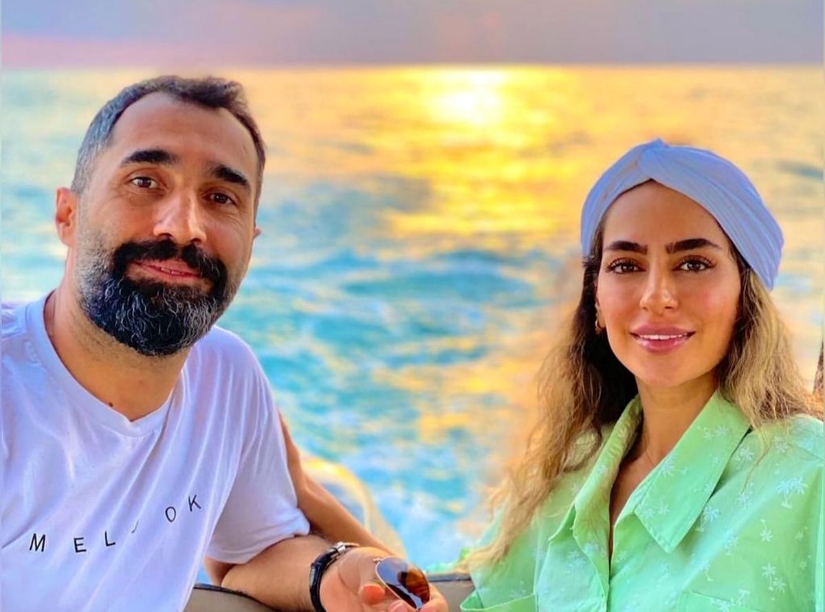 ژست زیبای سمانه پاکدل در کافه دنج + عکس