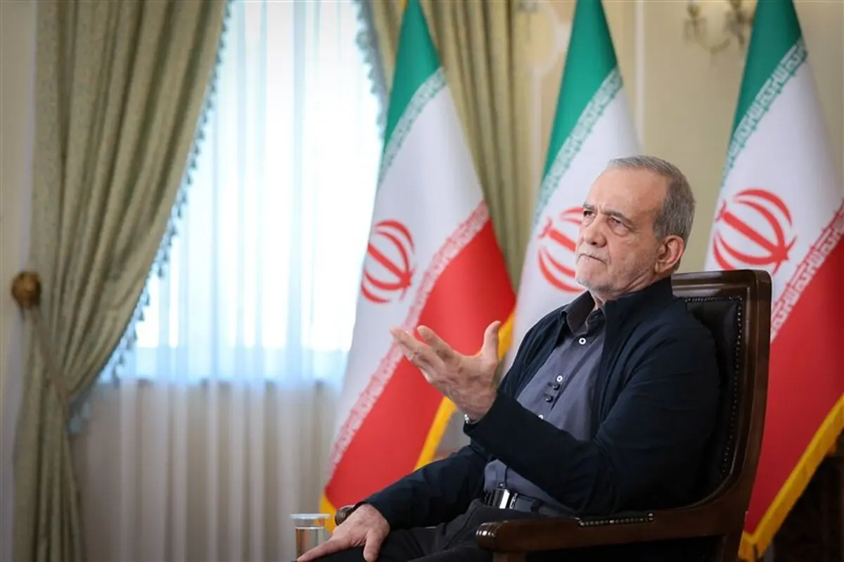  عکس/ نگاهی به جشن تولد ساده و بدون تجملات نوه پسری مسعود پزشکیان با خلاقیت قناد تبریزی برای درست کردن کیک تراکتوری 