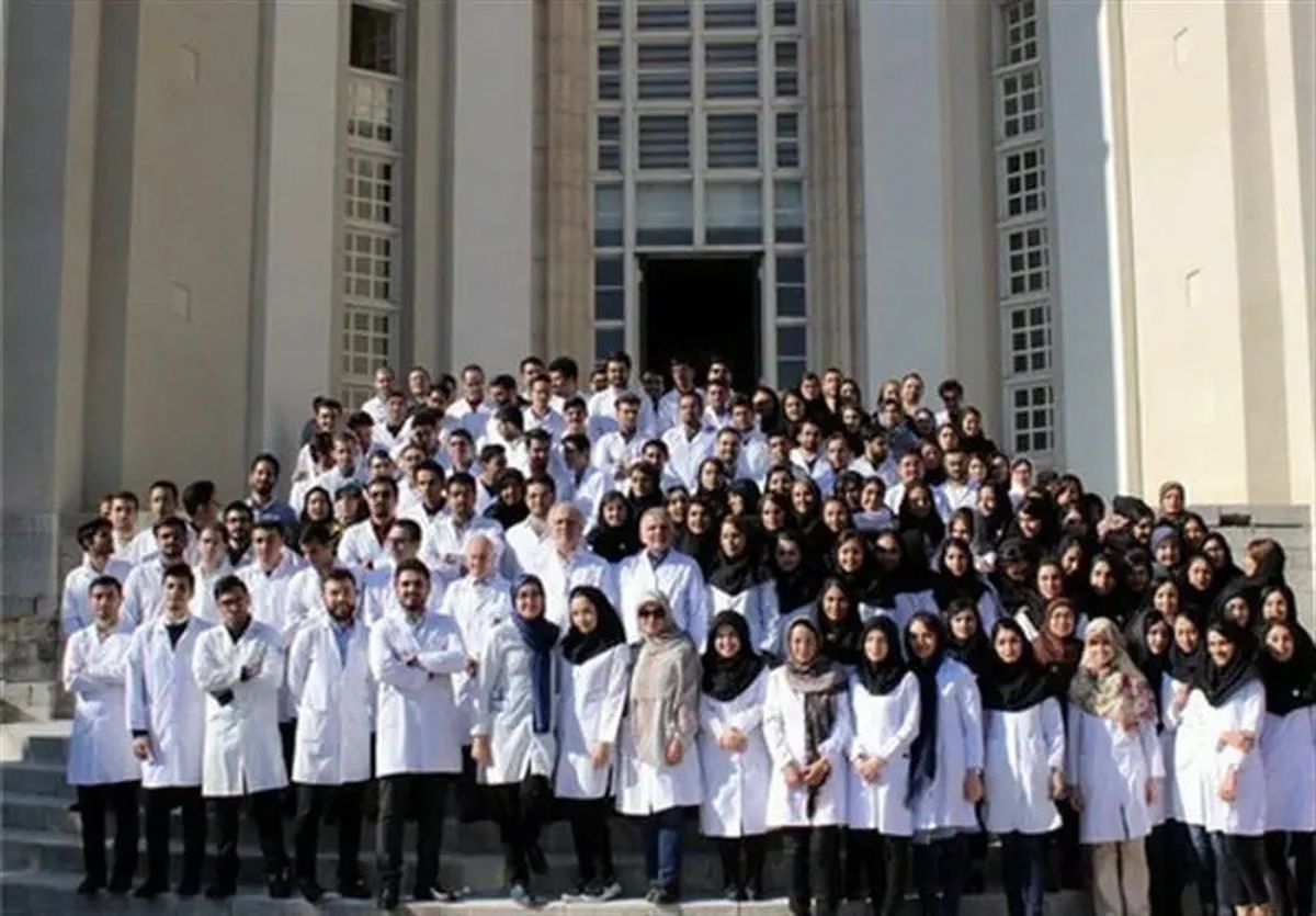 استعفای استاد دانشگاه اصفهان به خاطر حجاب + عکس