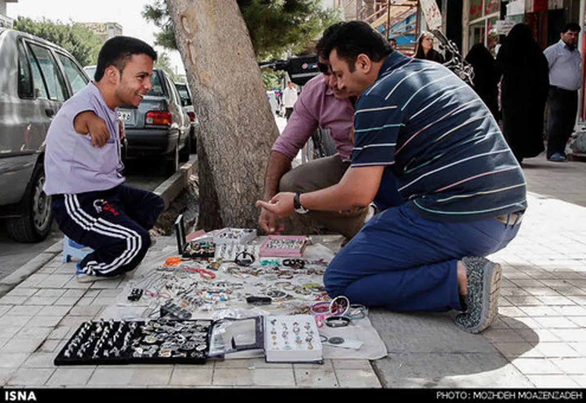 گزارش تصویری: همت بلند جوانی با دستان کوتاه