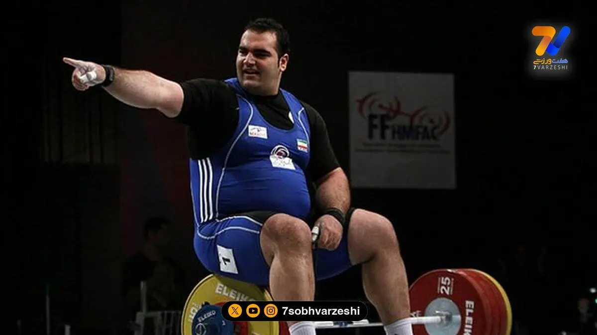 مجسمه هایپررئال بهداد سلیمی ستاره وزنه برداری