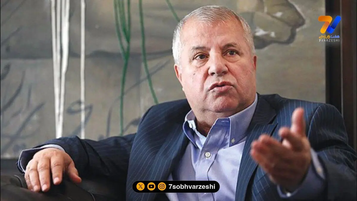 قاب خانوادگی | مادر علی پروین با چادر گُل گُلی