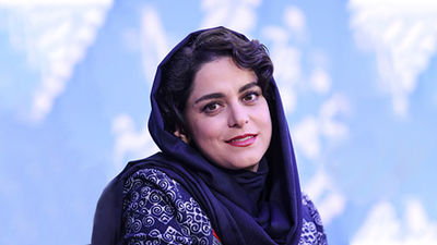 نازنین بیاتی با این جلیقه رنگی، مد و سنت را به آتش کشید!