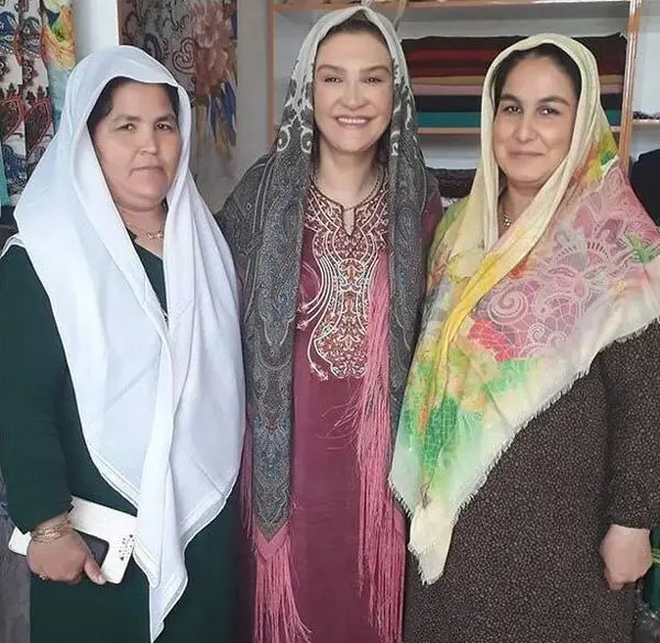 بیوگرافی مینا نوروزی
