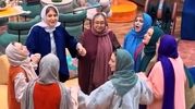 نگاهی به طراحی خاص لباس بانوان جوکر/ از بیسِ فرانسوی گلوریا هاردی تا تم تیره شیک نعیمه نظام‌دوست