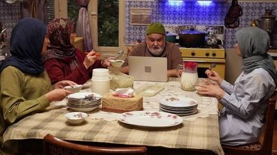 پشت صحنه خاطره‌انگیز سریال کیمیا با حضور کیمیا و خواهر آرش + عکس