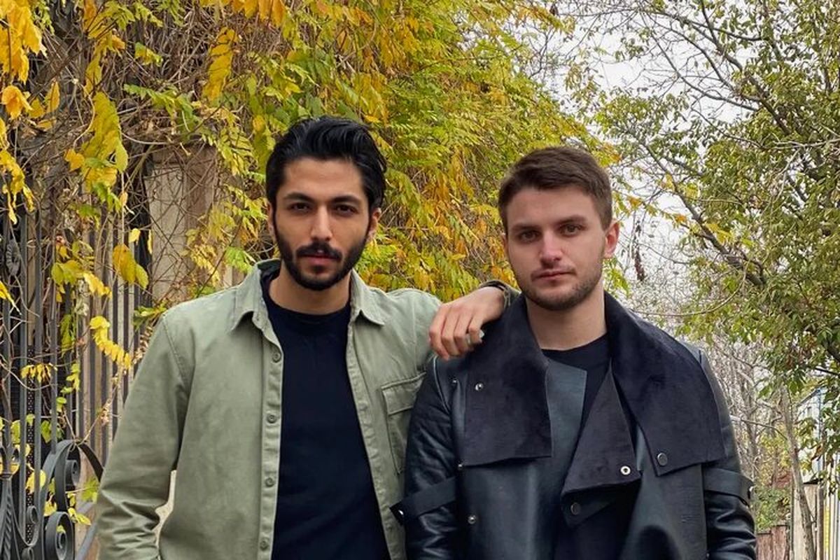 جدیدترین عکسهای کیسان دیباج و دارا حیایی در پشت صحنه یک نمایش