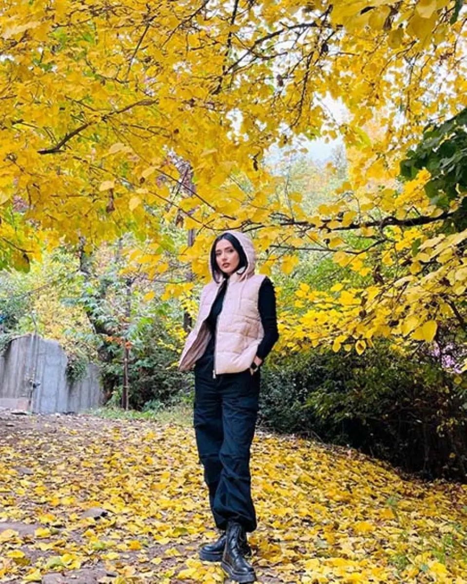 بیوگرافی نورا محقق2