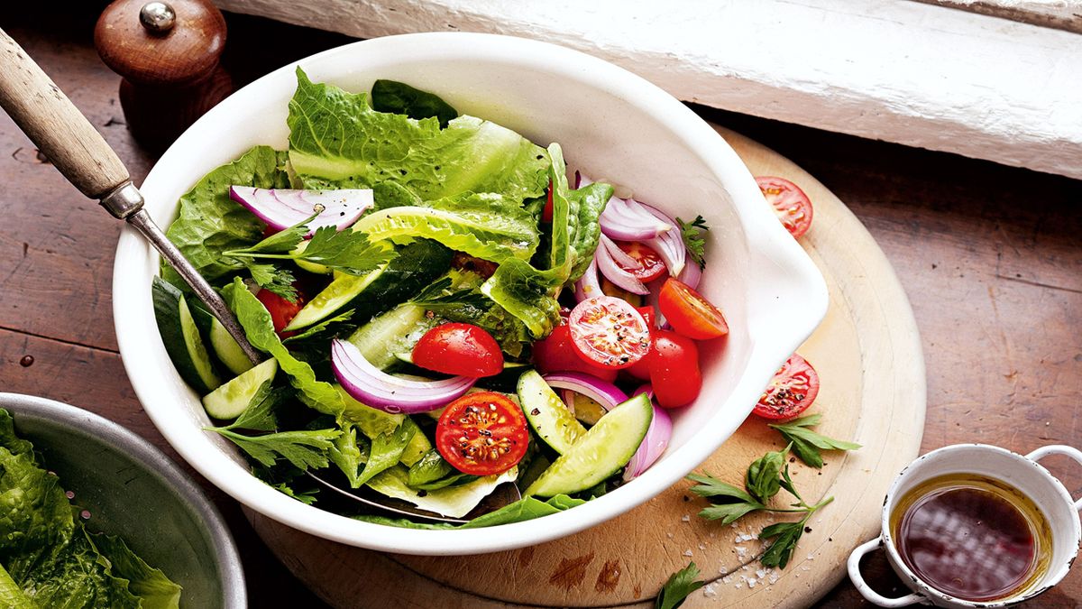زمان مناسب برای خوردن سالاد چه موقعی است؟
