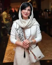 تیپ و استایل رویا نونهالی، بهنام تشکر، باران نیکراه، علی اوجی و دیگر هنرمندان در یک رویداد هنری
