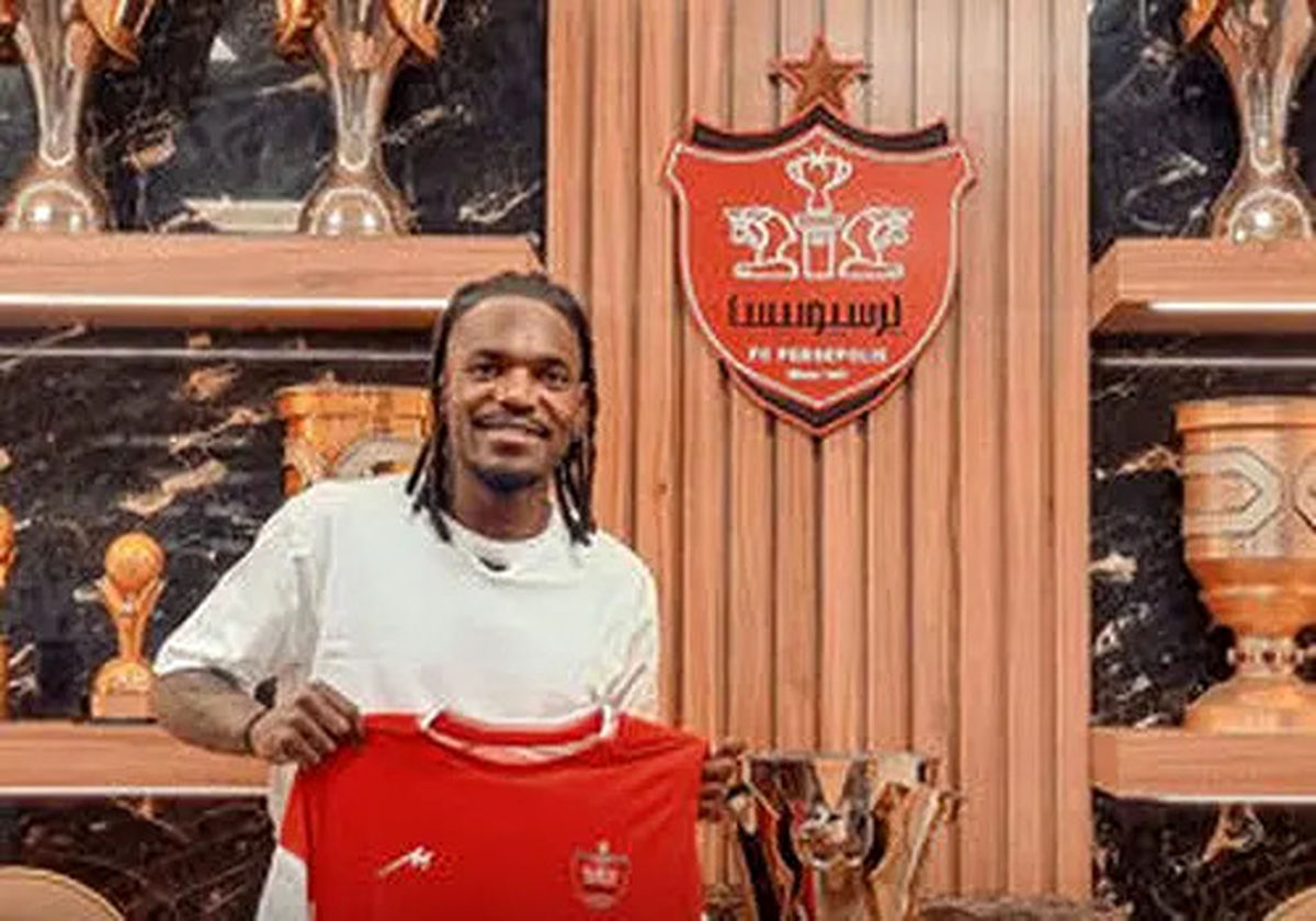 بیفوما؛ خرید جدید پرسپولیس با لباس رونالدینیو جشن گرفت