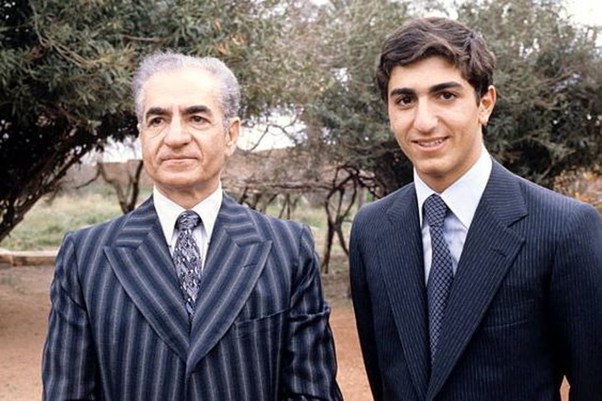 سفر در زمان | «محمدرضا پهلوی» و بریز و بپاش هایش در جشن تولد 41 سالگی در کاخ گلستان؛ سال 1339