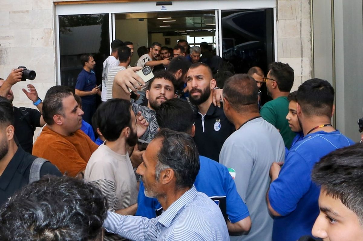 هواداران اراکی استقلال را تنها نگذاشتند