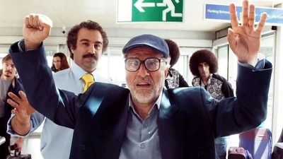 دکوراسیون منزل شاهانه بابا پنجعلی پایتخت ؛ از مبلمان شیک و خوش رنگ تا حیاط با صفا