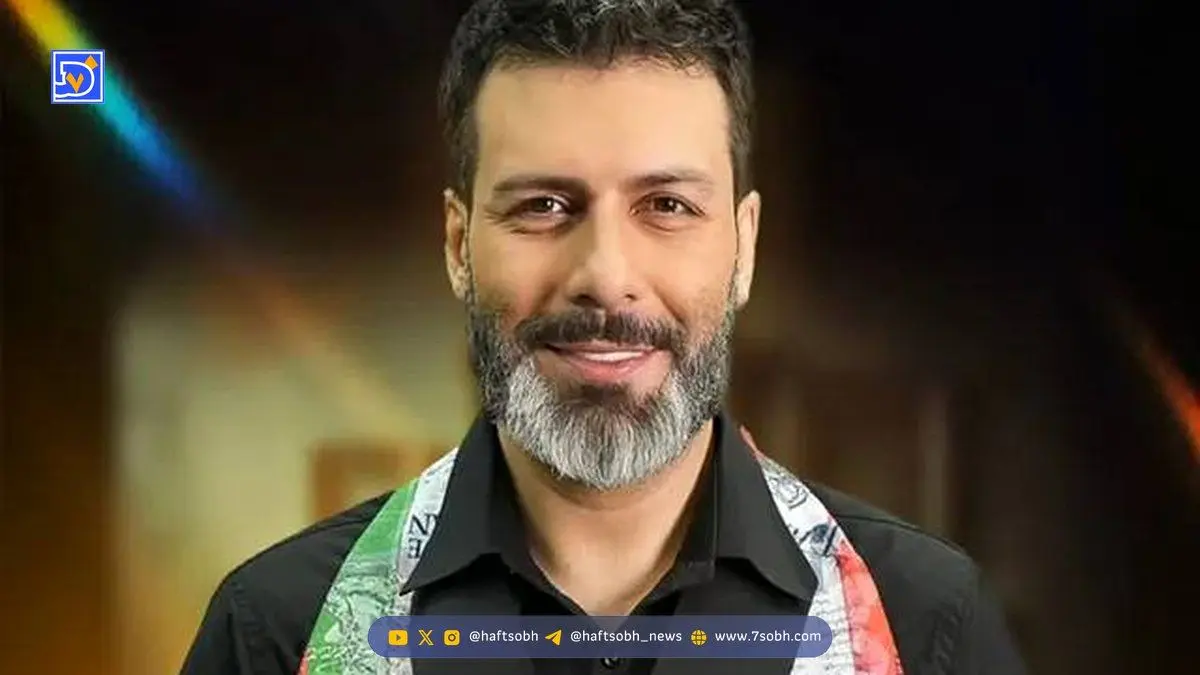 نگاهی به ویلا دوبلکس و شاهانه  «مجید واشقانی»/ از استخر و مبلمان مدرن تا دکوری‌های هنری و کتابخانه پر از کتاب