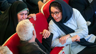 اولین روز مادر شدن ژاله صامتی بازیگر سریال زیرخاکی/ بچه رو با عروسک اشتباه گرفته بود + فیلم