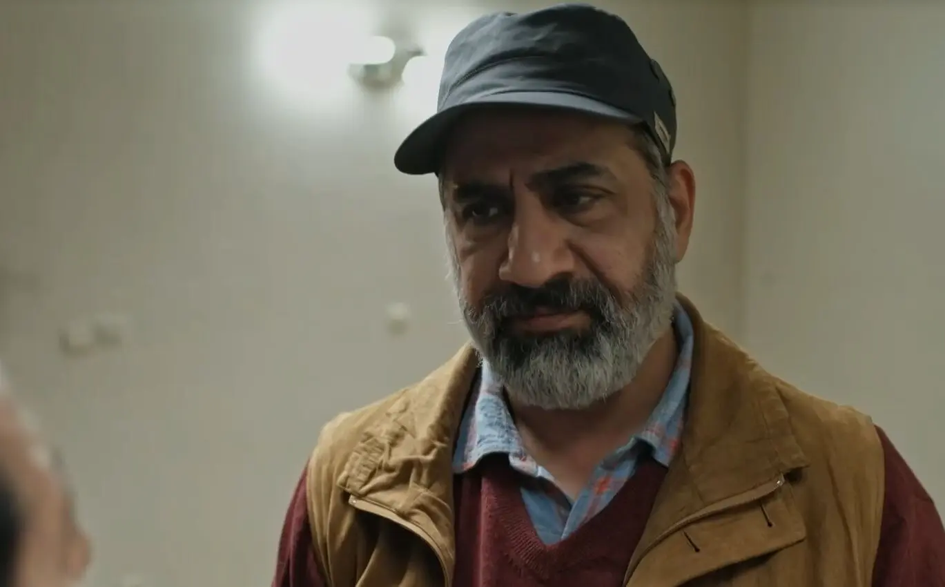 عکس| سفر در زمان؛ «محمد نادری» بازیگر سریال نسخه آزمایشی در کنار خواهرش و شوهر خواهرش