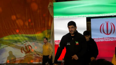 33 میلیارد پاداش برای کشتی‌گیران قهرمان مسابقات جهانی + فیلم