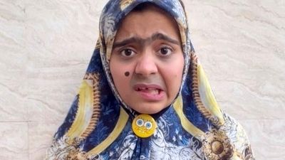 سرنا امینی با گریم اصغر؛ شاهکار گریم مردانه خانم بلاگر 