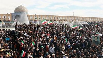 حضور پزشکیان در مترو بعد از سخنرانی راهپیمایی ۲۲ بهمن + عکس