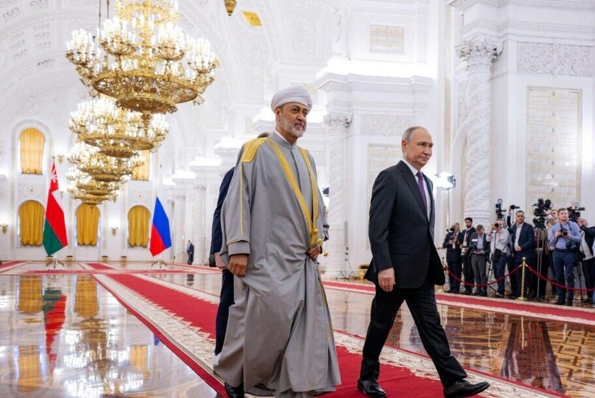 مخالفت پوتین با پیشنهاد سلطان عمان درباره انتقال ذخایر هستهای ایران به روسیه
