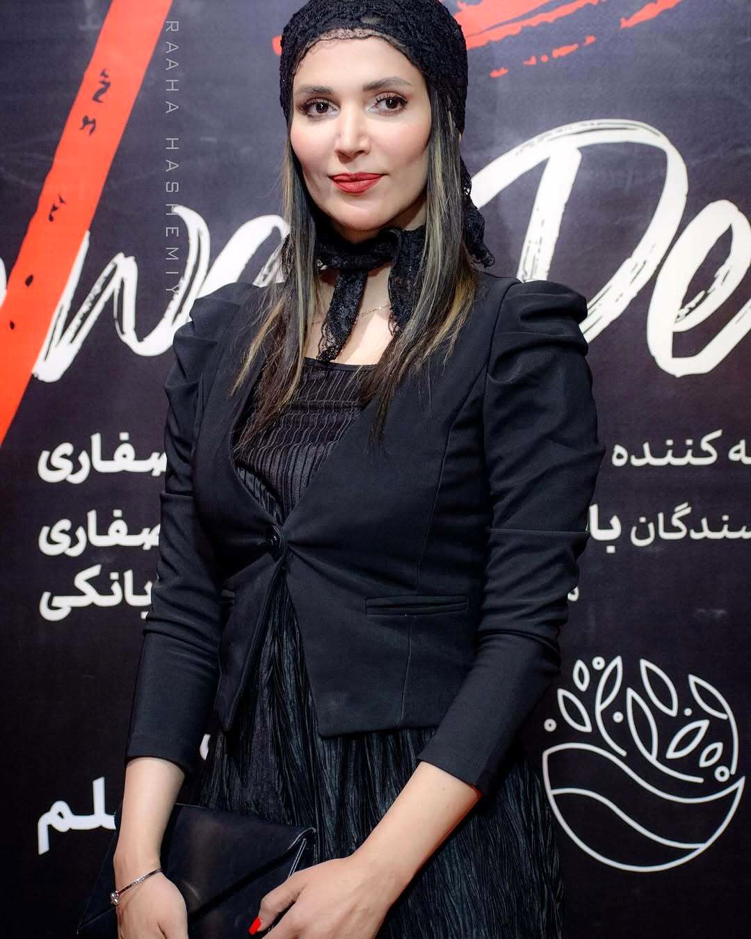 مونا سعیدپور
