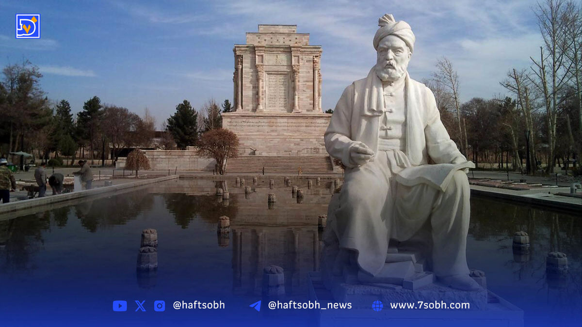 بزرگش نخوانند اهل خرد که نام بزرگان به زشتی برد