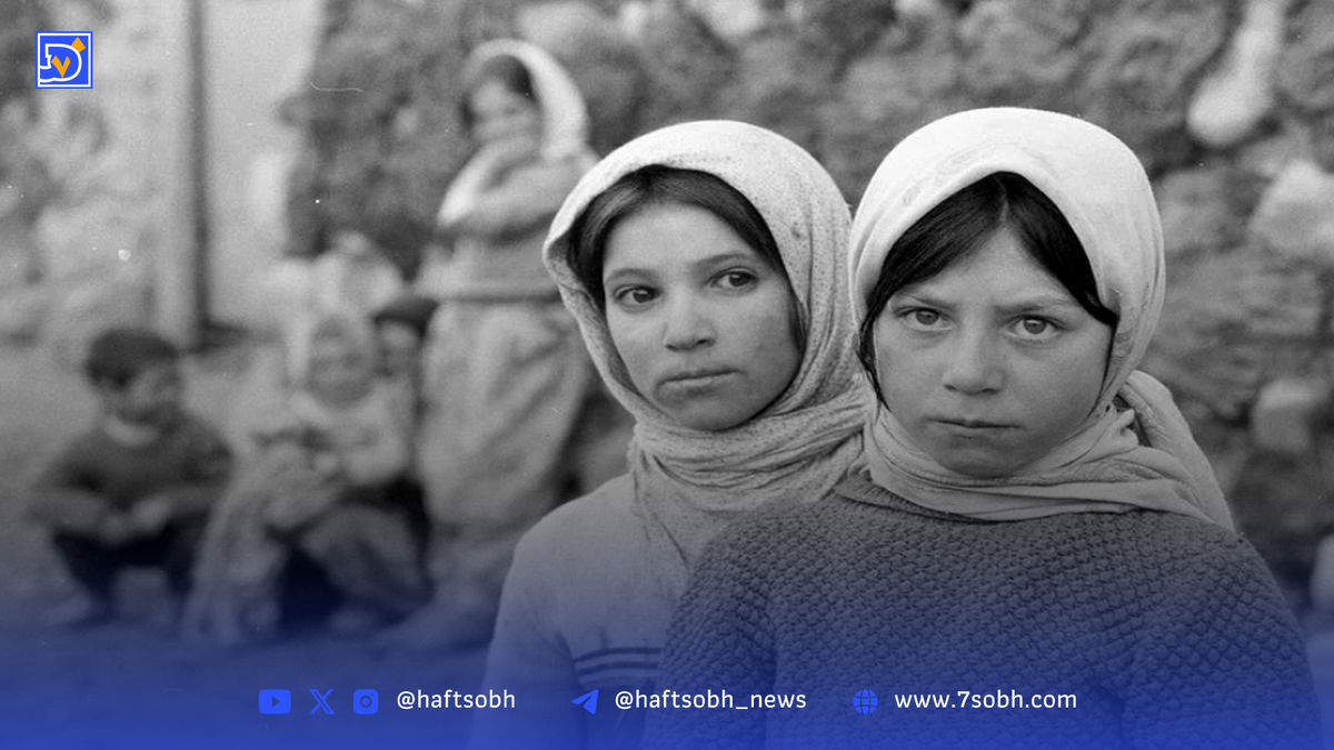 قاب تاریخ| پرتره زیبای دختران قشقایی و شاهسونی، لباس منحصر بهفرد نظامی قجری، تدریس همراه با چای و منقل و وافور