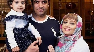 نگاهی به دکوراسیون لوکس خانه ساره بیات؛ از گلدان زیبای گل‌های آفتاب‌گردان تا قاب‌های خاص و منحصر بفرد
