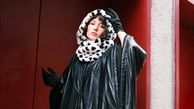 فرشته حسینی با استایلی  عجیب و غریب، جایزه بهترین بازیگر زن را به خانه برد!
