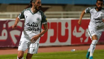 رسمی: آریا برزگر به ذوب آهن پیوست!
