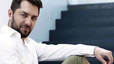 سفر در زمان؛ مهدویان، ساعد سهیلی و زیبا کرمعلی در پشت صحنه فیلم لاتاری؛ سال 96