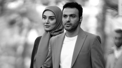 نگاه روز؛ ست زرد و طوسی مانتو مه‌لقا باقری