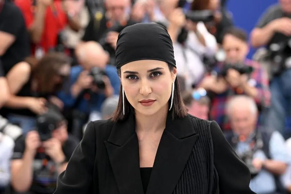 پشت پرده استایل خاص پریناز ایزدیار در کن 2025 لو رفت! یک میکاپ هنرمندانه و شیک