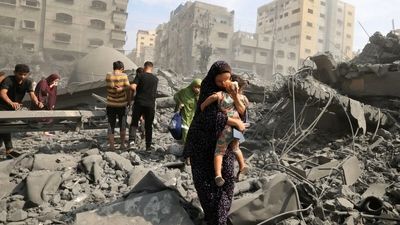 گفت‌وگو با عبدالجبار کاکایی درباره شعری که در روزهای جنگ گریزگاهی برای همه شد
