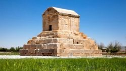 اولین تصاویر از داخل آرامگاه کوروش کبیر / ترکیبی از هنر و خلاقیت باورنکردنی + عکس