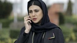 استایل ساده و کمتر دیده شده آزاده صمدی با کلاه و بدون آرایش