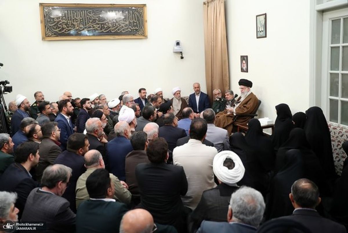 سخنان رهبر انقلاب در دیدار دستاندرکاران کنگره ۱۵ هزار شهید استان فارس