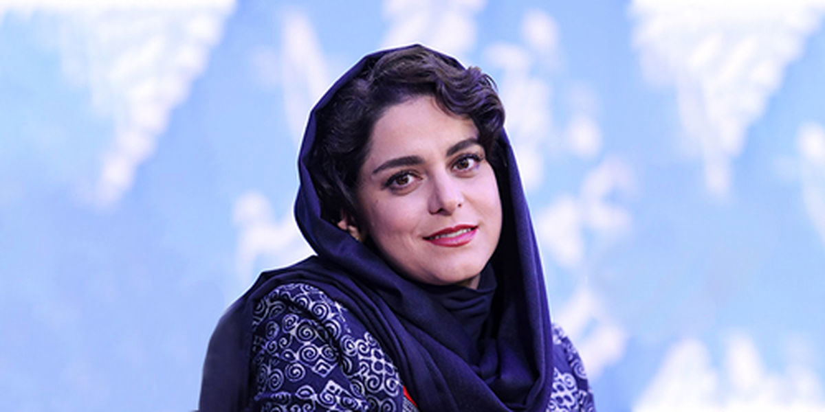 عکس تازه غزل شاکری بر مزار شاعر بزرگ ایرانی