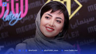 زیبا کرمعلی بازیگر فیلم لاتاری با پیراهن آستین کوتاه در معروف‌ترین هتل اردبیل