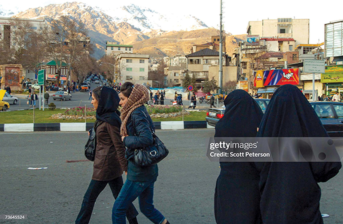 قاب تاریخ| لاله و لادن بیژنی، مدرسه آلمانیها در قلهک، تهران دهه 80، پروین سلیمانی در مراسم تشییع مهری مهرنیا