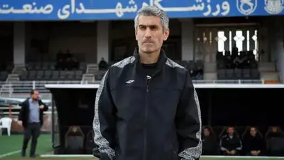مجتبی جباری جانشین فرشاد پیوس در لیگ آزادگان!