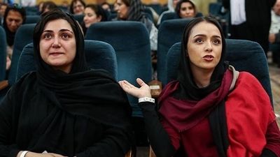 نگاهی به عکس های ترانه علیدوستی مقابل دوربین عکاسان فرانسوی در جشنواره کن 2022
