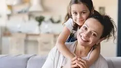 تربیت فرزند دختر؛ اصول مهم برای پرورش دختری مستقل و بااعتمادبه‌نفس